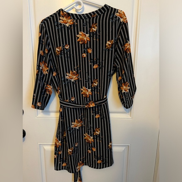Column style dress- stripes and floral pattern, includes belt - Picture 6 of 6